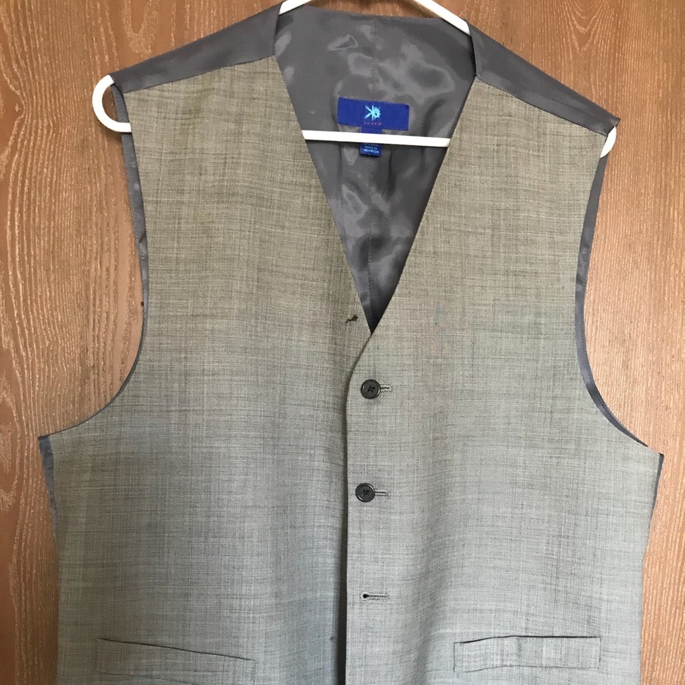 Egara men’s vest